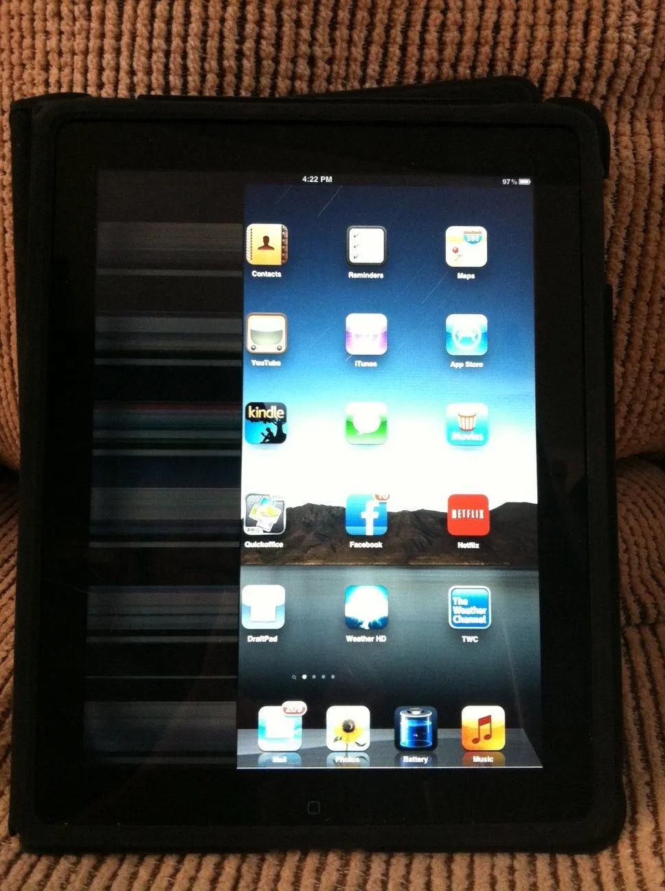Left 1/3 of iPad screen is black and/or streaky Apple iPad Forum