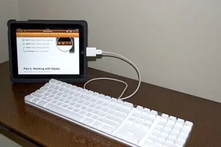 IPad_Camera_Kit_Connected_Keyboard_1_0.webp
