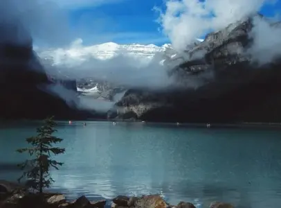 Banff_LLouiseResized.webp Banff_LLouiseResized.webp