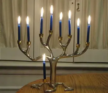 Menorah_09.webp
