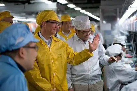 Tim-Cook_factory-China.webp