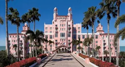 Loews_Don_CeSar_Hotel_Overview_Left.webp
