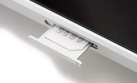 225805-apple-ipad-wi-fi-3g-sim-slot.webp