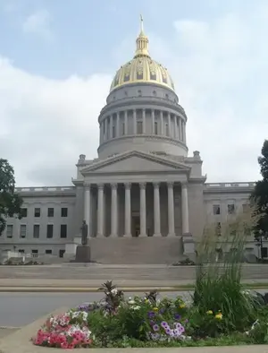 CharlestonCapitol2.webp