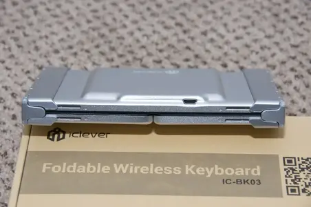 iClever Foldable Wireless Keyboard - 2.webp