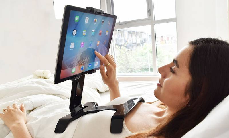 ipad-stand-for-bed-2-1.jpg